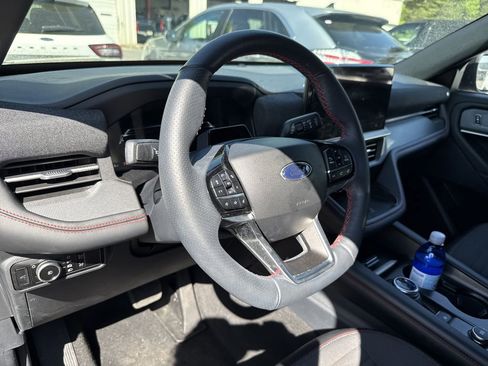 Used 2025 Ford Explorer ST-Line w/ Premium Package image 17