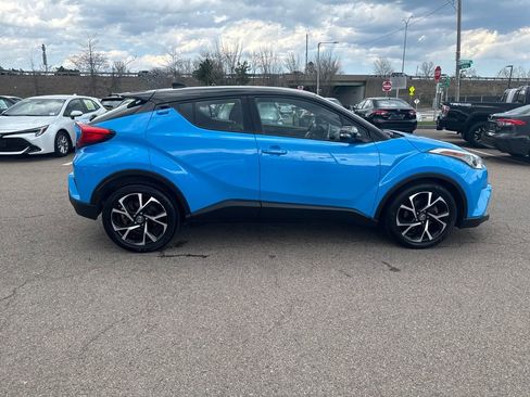 Used 2019 Toyota C-HR XLE image 9