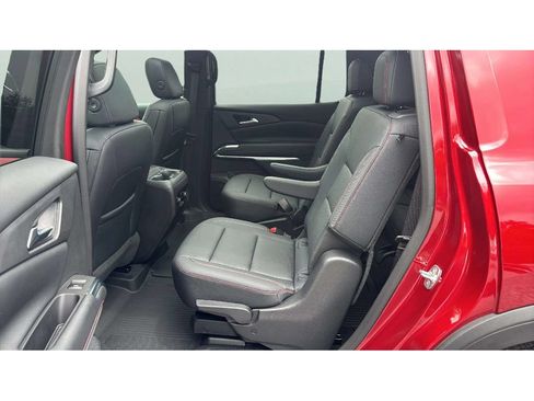Used 2025 Chevrolet Traverse Z71 w/ LPO, Floor Liner Package AWD/4WD image 13