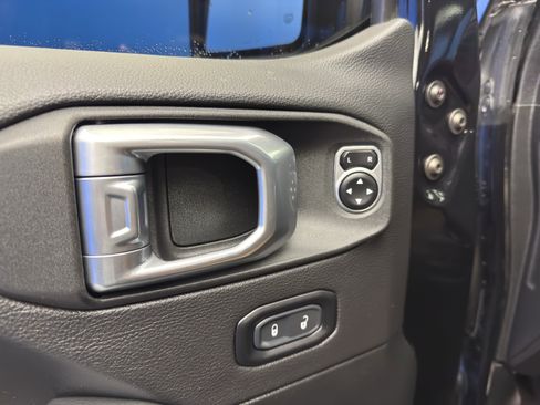 Used 2021 Jeep Wrangler Unlimited Rubicon image 11