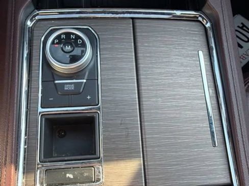 Used 2024 Ford Expedition Limited RWD image 17