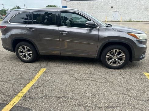 Used 2015 Toyota Highlander XLE FWD image 14