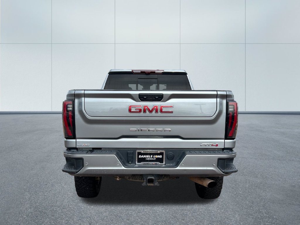 Used 2024 GMC Sierra 2500 AT4 w/ Technology Package AWD/4WD image 4