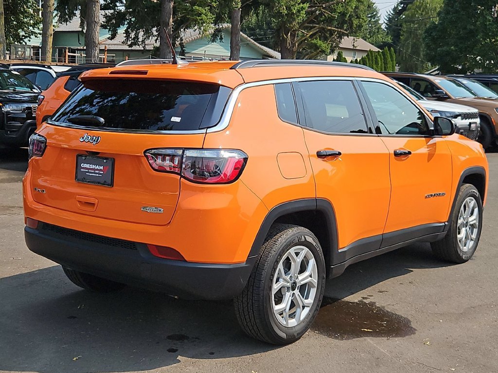 Certified 2026 Jeep Compass Latitude AWD/4WD image 7