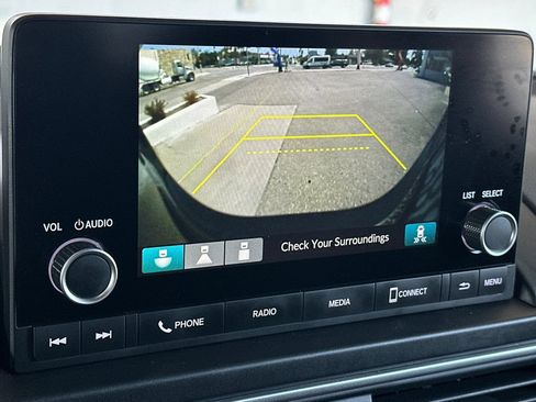 Used 2025 Honda Pilot Sport image 20
