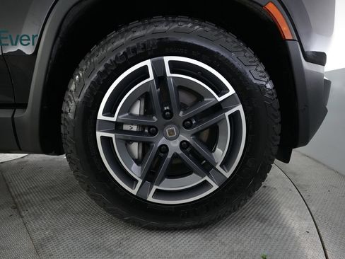 Used 2025 Rivian R1S Adventure Dual AWD/4WD image 20