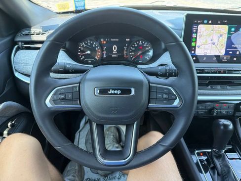 Used 2023 Jeep Compass Latitude w/ Convenience Group AWD/4WD image 16