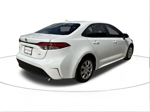 Used 2025 Toyota Corolla LE FWD image 3