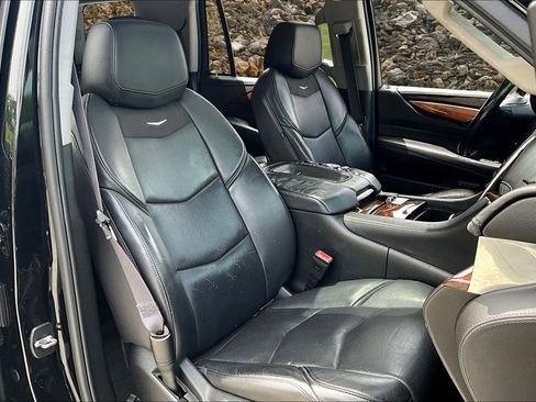 Used 2017 Cadillac Escalade Premium Luxury w/ LPO, Radiant Package image 7