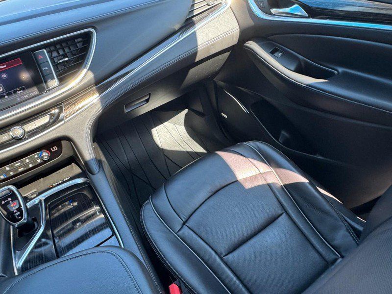 Used 2021 Buick Enclave Avenir w/ Avenir Technology Package AWD/4WD image 16