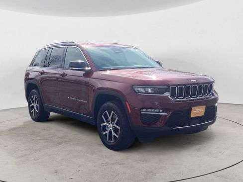Certified 2023 Jeep Grand Cherokee Limited w/ Trailer Tow Prep Group (B) AWD/4WD image 7