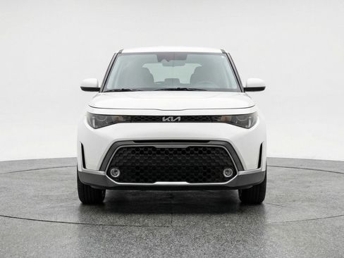 Used 2025 Kia Soul LX w/ LX Technology Package FWD image 2