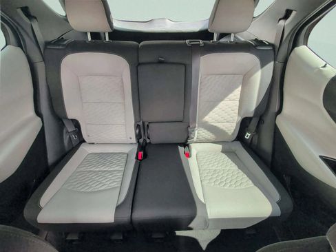 Used 2020 Chevrolet Equinox LS FWD image 25