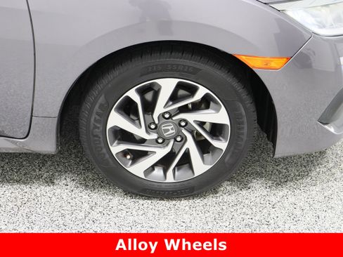 Used 2018 Honda Civic EX image 5