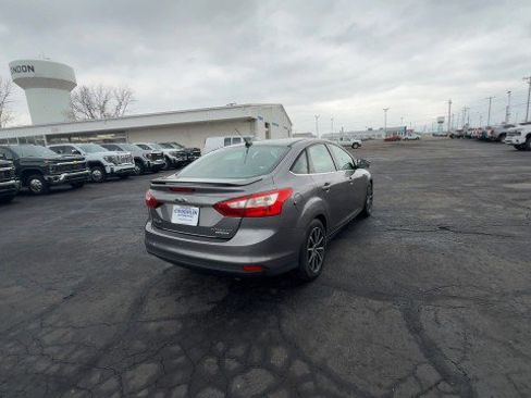 Used 2013 Ford Focus Titanium w/ Titanium Handling Pkg image 9