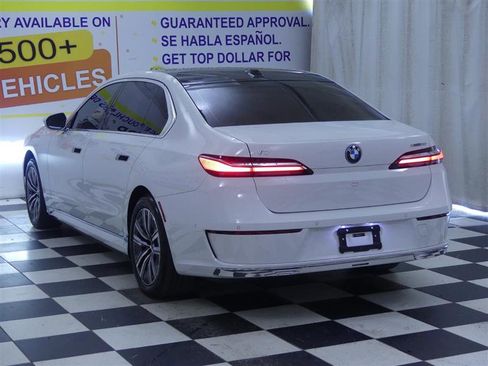Used 2024 BMW i7 xDrive60 w/ Premium Package image 5