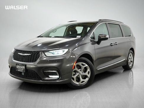 Used 2023 Chrysler Pacifica Limited FWD image 1