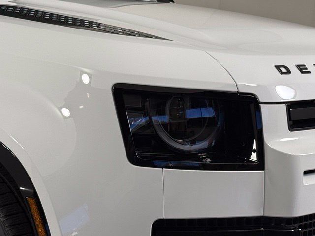 New 2026 Land Rover Defender 110 X-Dynamic SE AWD/4WD image 17