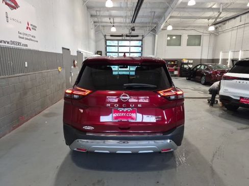 Used 2022 Nissan Rogue Platinum w/ Head-Up Display Package AWD/4WD image 4