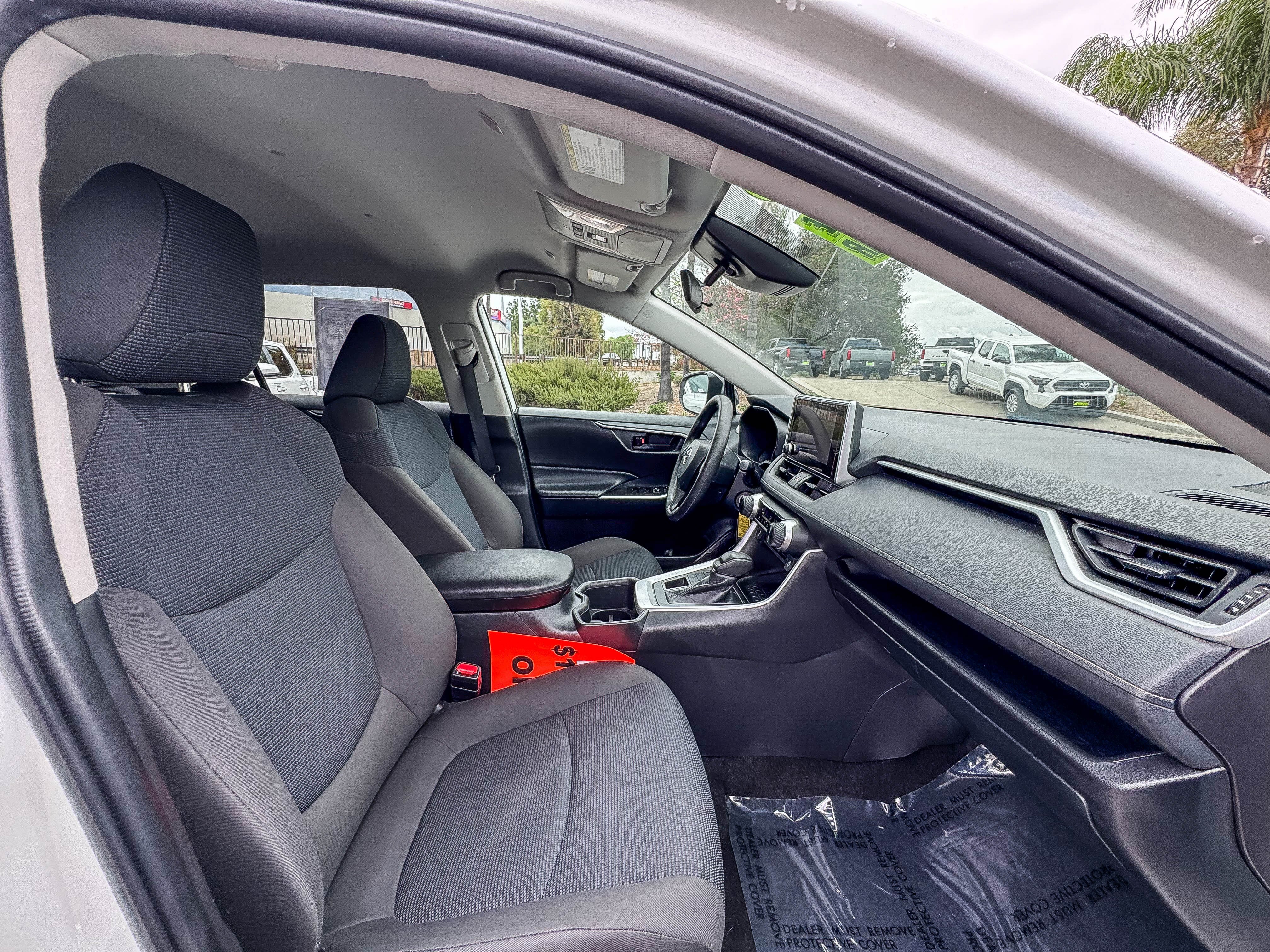 Used 2025 Toyota RAV4 LE AWD/4WD image 16