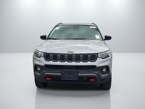 Used 2024 Jeep Compass Trailhawk AWD/4WD image 2