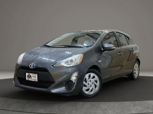 Used 2016 Toyota Prius C One image 4