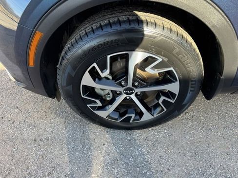 Used 2023 Kia Sportage EX image 7