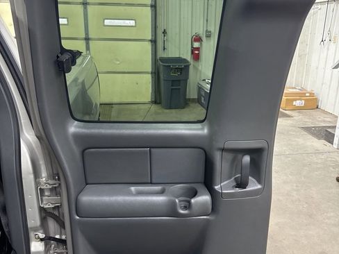 Used 2004 GMC Sierra 1500 SLE w/ Light Duty Power Package image 16