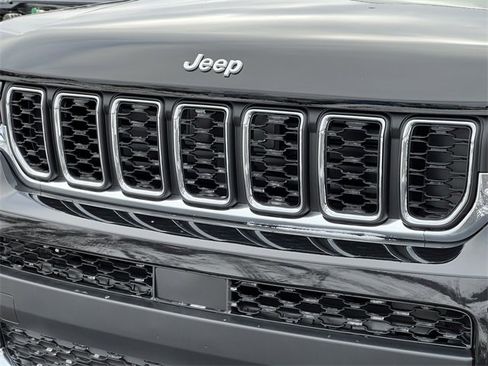 New 2025 Jeep Grand Cherokee L Laredo w/ Luxury Tech Group I image 41