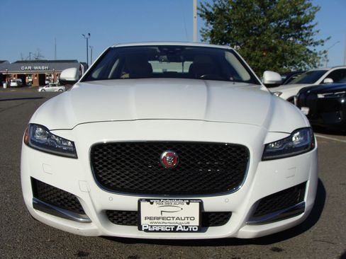 Used 2017 Jaguar XF Prestige image 2