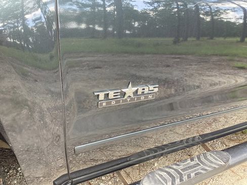 Used 2018 Chevrolet Silverado 1500 LT w/ Texas Edition image 4