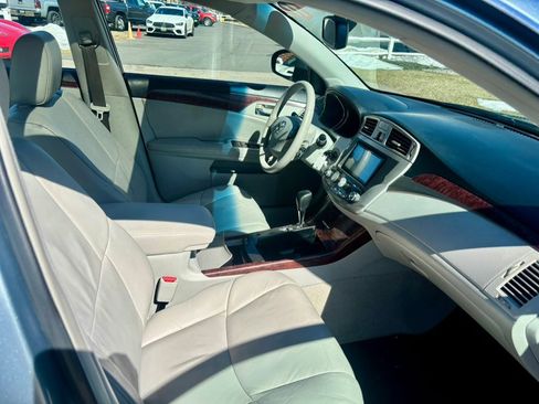 Used 2011 Toyota Avalon Limited image 13