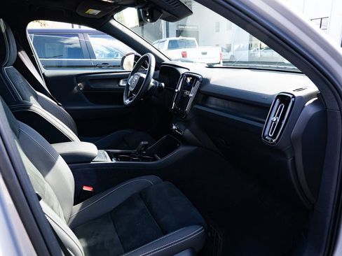 Used 2023 Volvo XC40 Recharge Ultimate AWD/4WD image 26