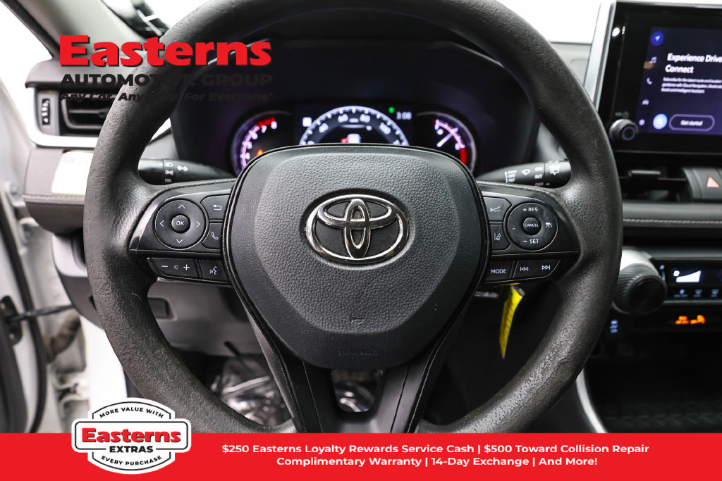 Used 2023 Toyota RAV4 LE AWD/4WD image 11