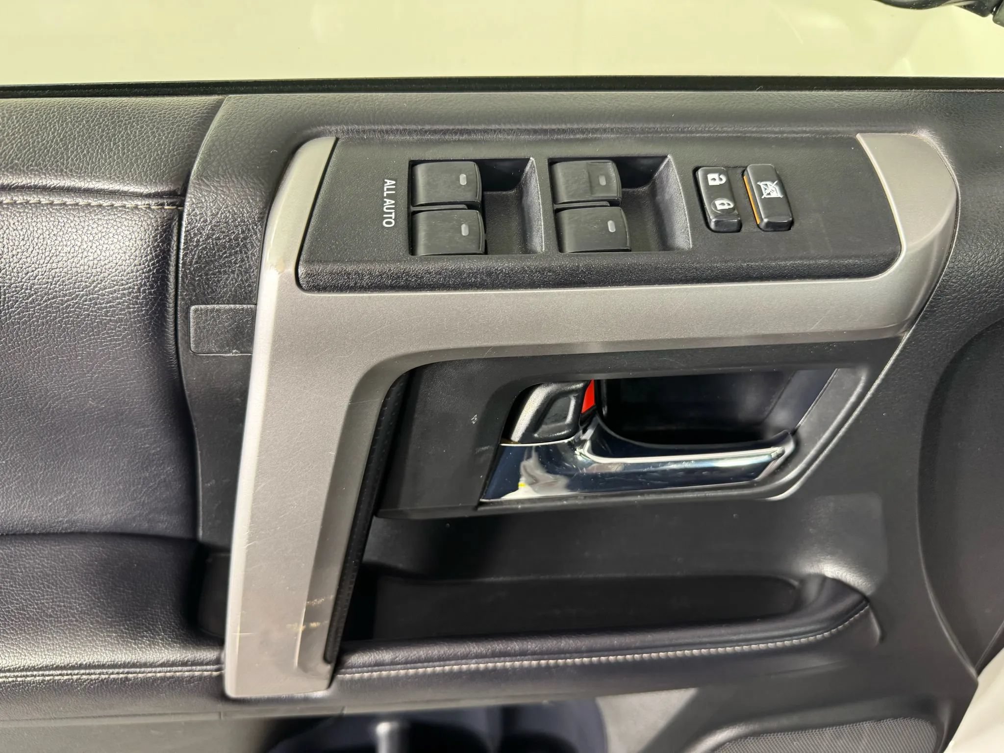 Used 2019 Toyota 4Runner SR5 Premium AWD/4WD image 40
