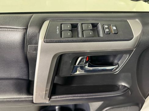 Used 2019 Toyota 4Runner SR5 Premium image 40