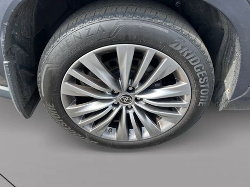 Used 2021 Toyota Highlander Platinum image 19