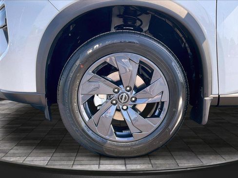 New 2026 Nissan Rogue SV FWD image 12