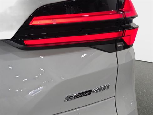 Used 2024 BMW X5 sDrive40i w/ Premium Package image 27