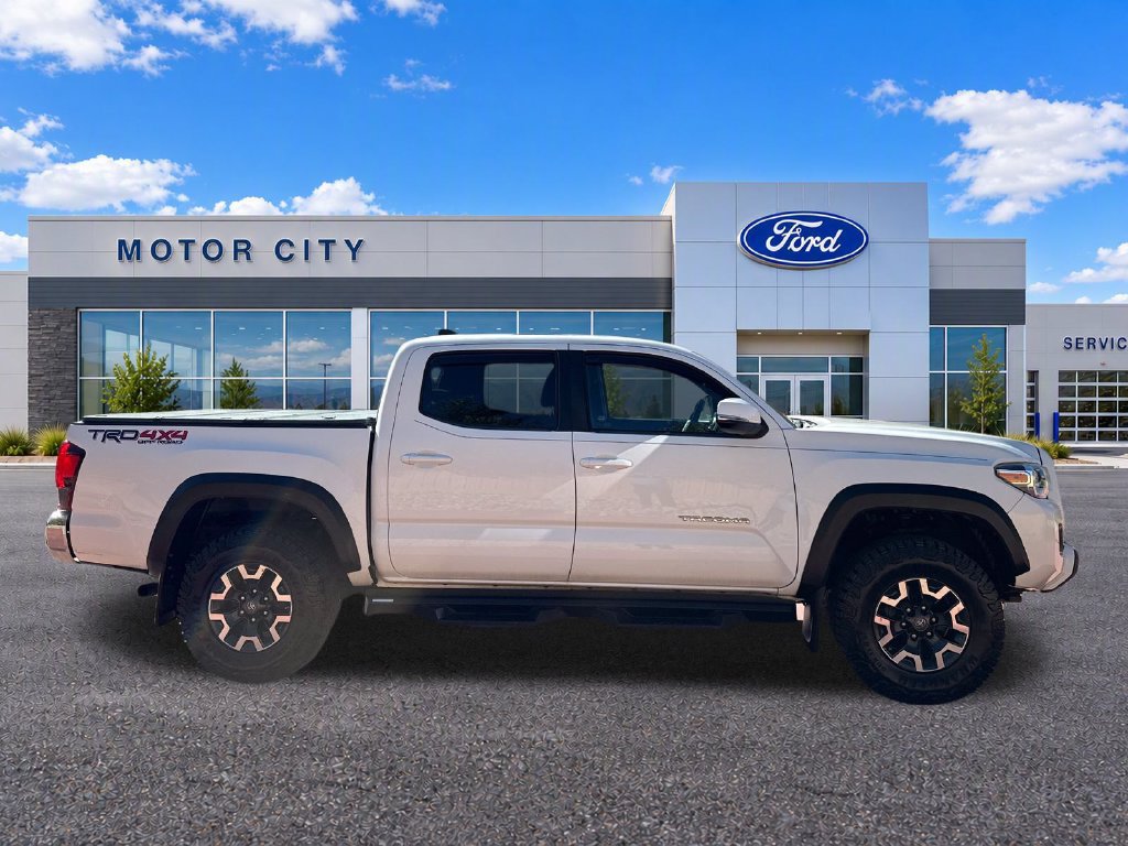 Used 2019 Toyota Tacoma TRD Off-Road AWD/4WD image 8