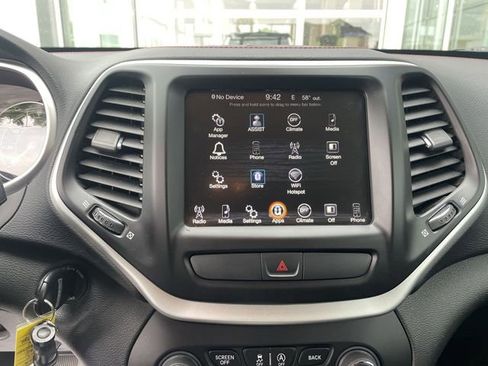 Used 2015 Jeep Cherokee Trailhawk AWD/4WD image 24