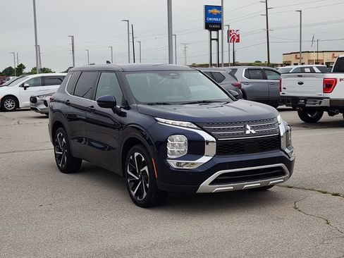 Used 2024 Mitsubishi Outlander SE FWD image 3