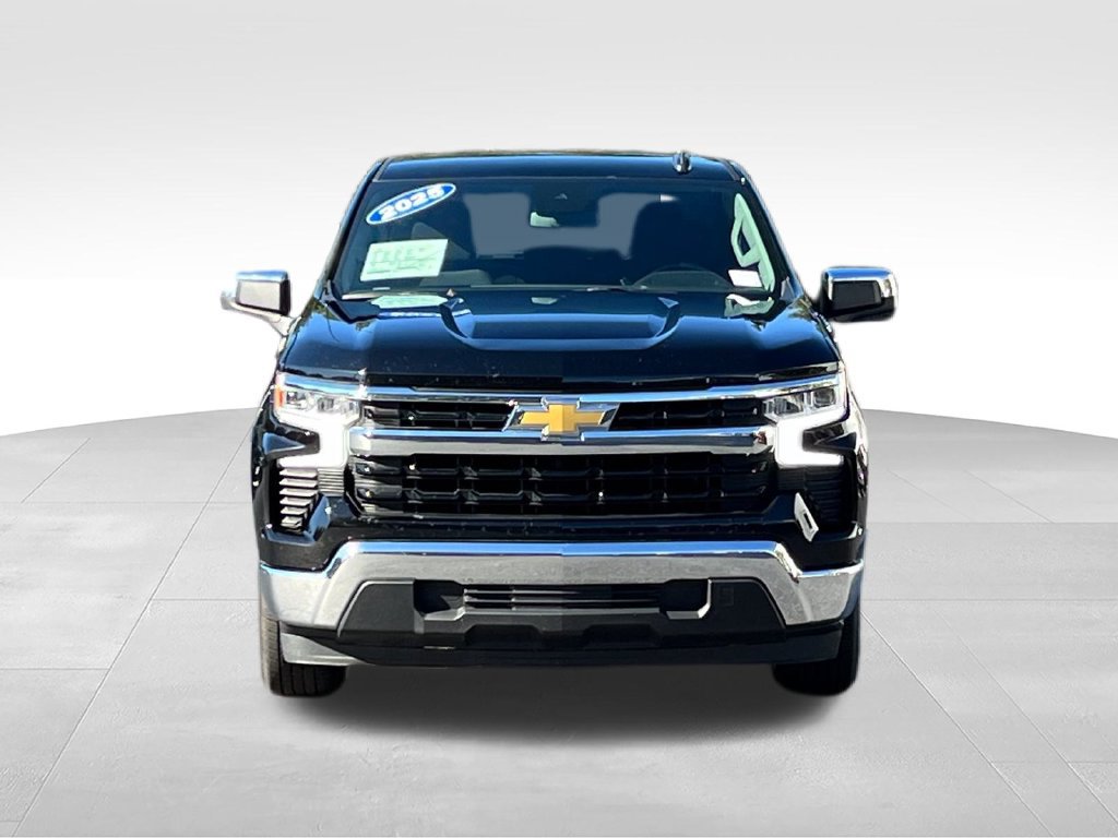 Used 2025 Chevrolet Silverado 1500 LT RWD image 2