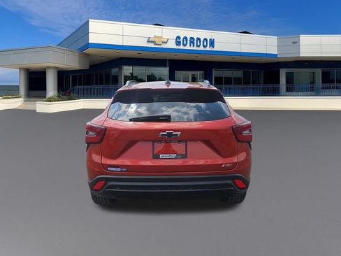 Used 2024 Chevrolet Trax RS w/ Driver Confidence Package FWD image 4