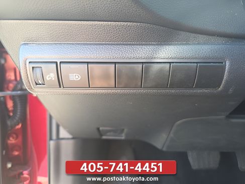 Used 2025 Toyota Corolla LE FWD image 16