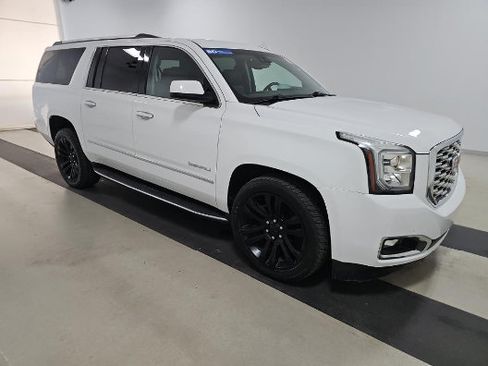 Used 2020 GMC Yukon XL Denali w/ Open Road Package AWD/4WD image 3