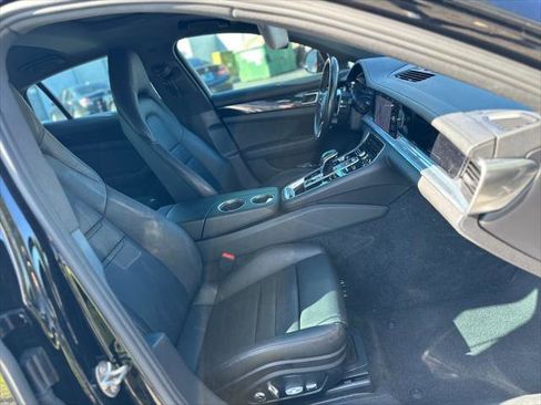 Used 2018 Porsche Panamera 4 image 21