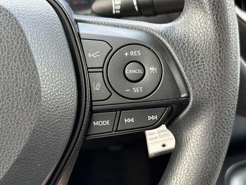 Used 2020 Toyota Corolla LE FWD image 23