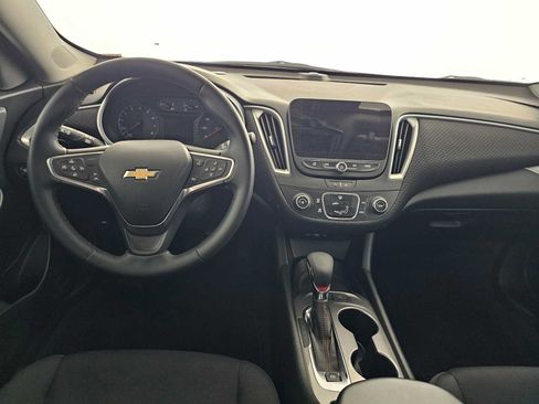 Used 2025 Chevrolet Malibu RS FWD image 18
