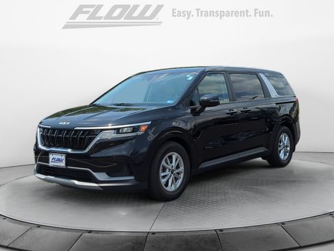 Used 2022 Kia Carnival LX FWD image 4